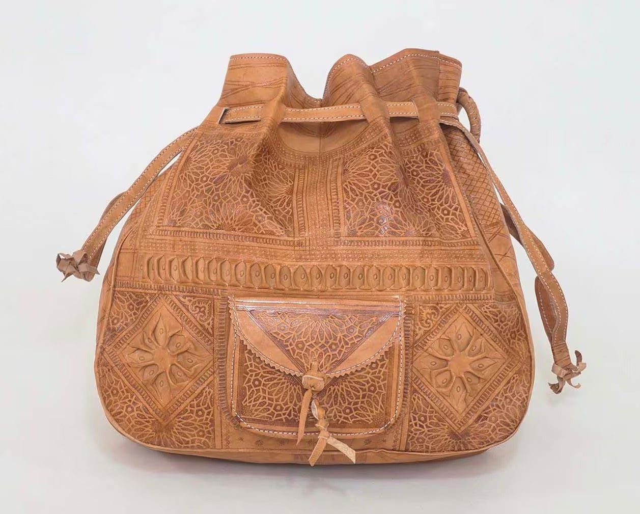 Handmade Moroccan Leather Shoulder Bag: Boho Crossbody Bucket Purse