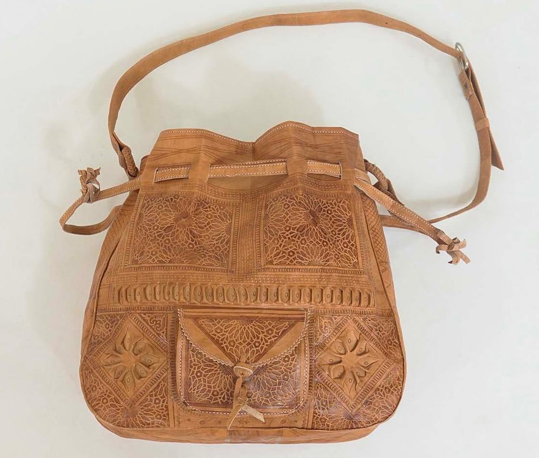 Handmade Moroccan Leather Shoulder Bag: Boho Crossbody Bucket Purse