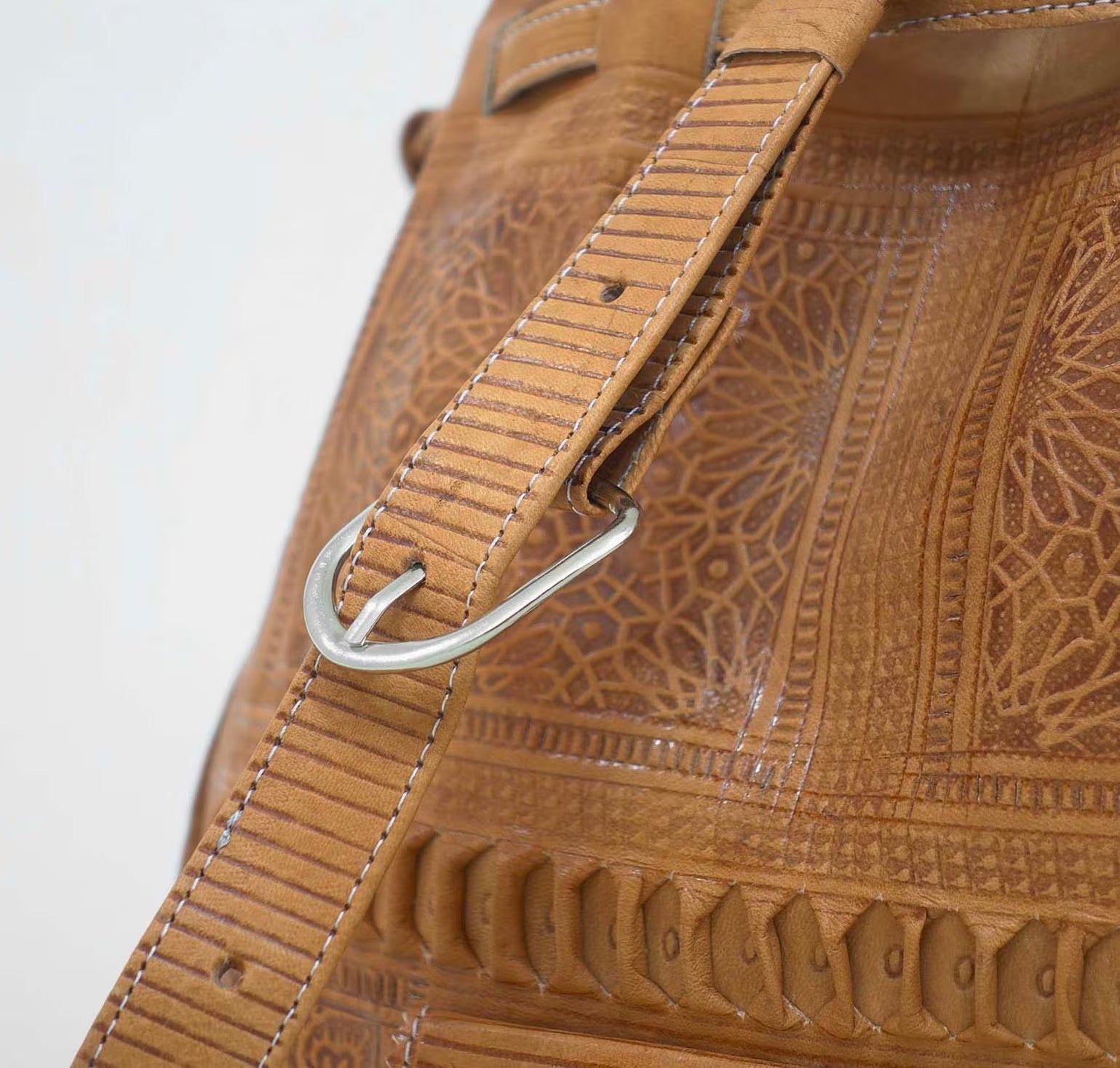 Handmade Moroccan Leather Shoulder Bag: Boho Crossbody Bucket Purse